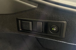 valkoinen BMW i4 M50 2024 kuva 39.