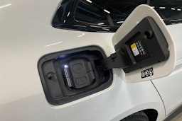 valkoinen BMW i4 M50 2024 kuva 44.