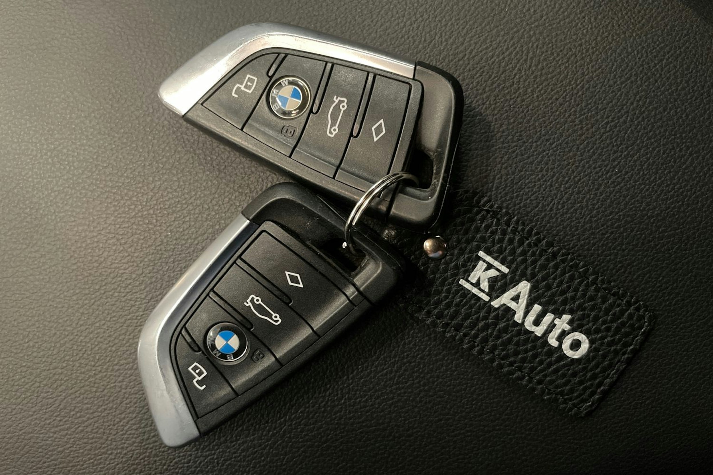 valkoinen BMW i4 M50 2024 kuva 46.