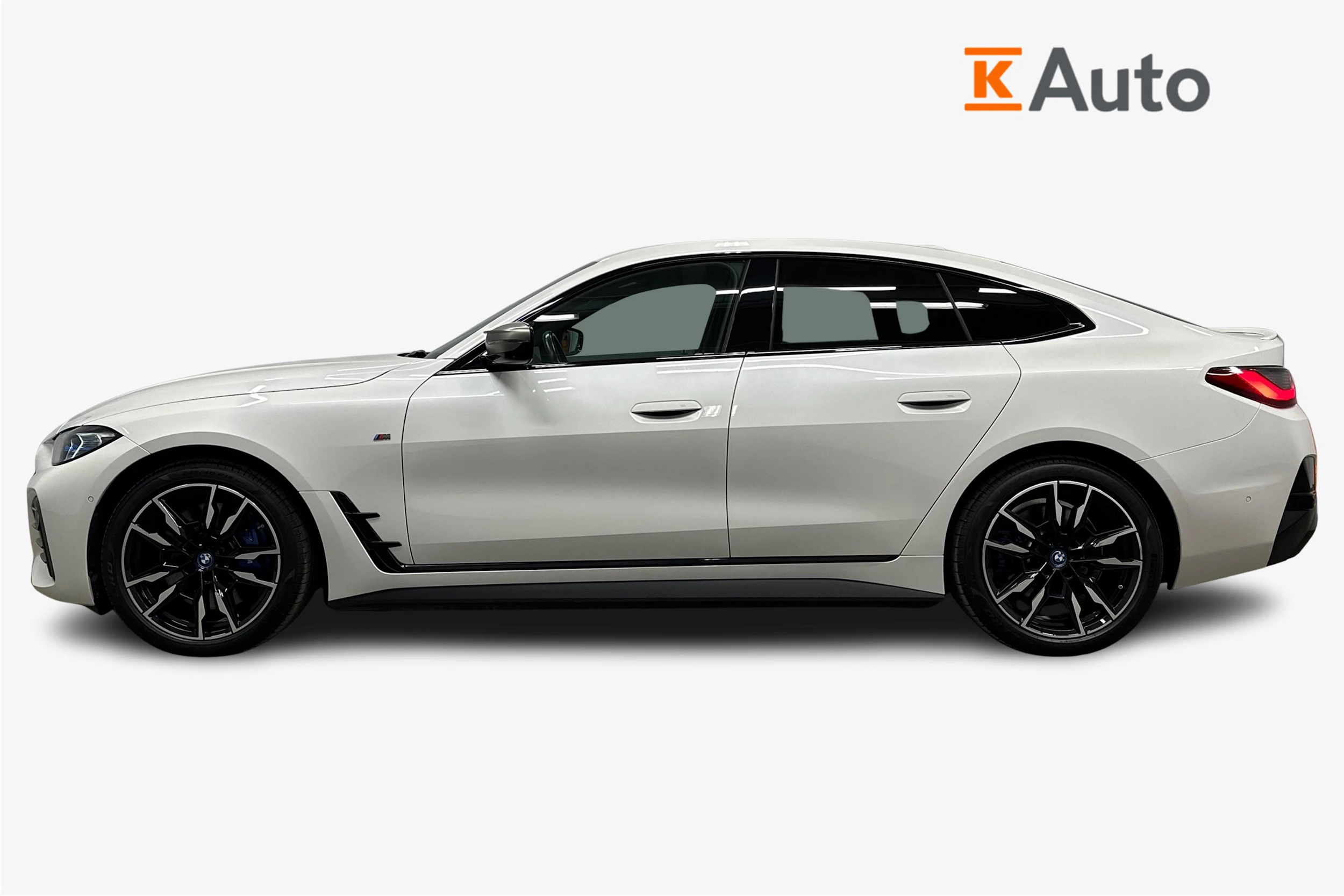valkoinen BMW i4 M50 2023 kuva 7.