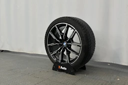 valkoinen BMW i4 M50 2023 kuva 13.