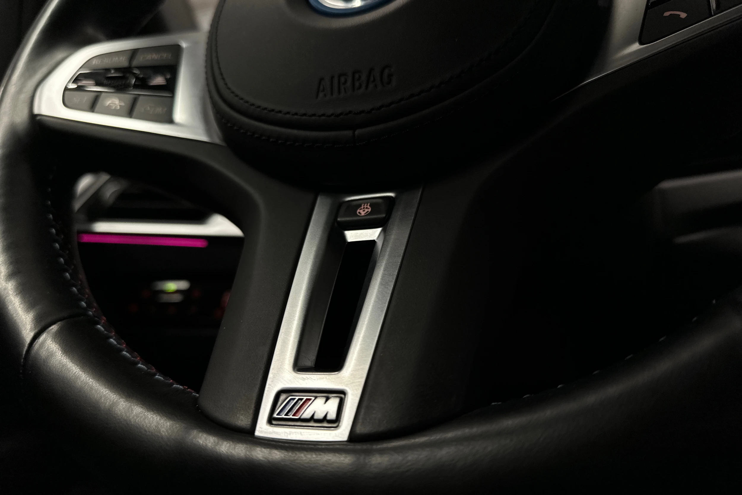valkoinen BMW i4 M50 2023 kuva 17.