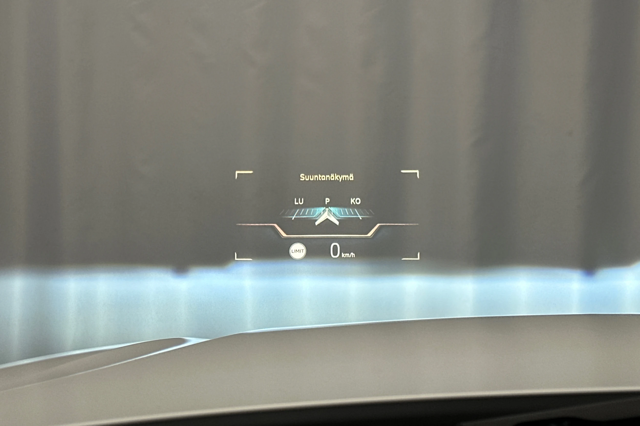 valkoinen BMW i4 M50 2023 kuva 18.