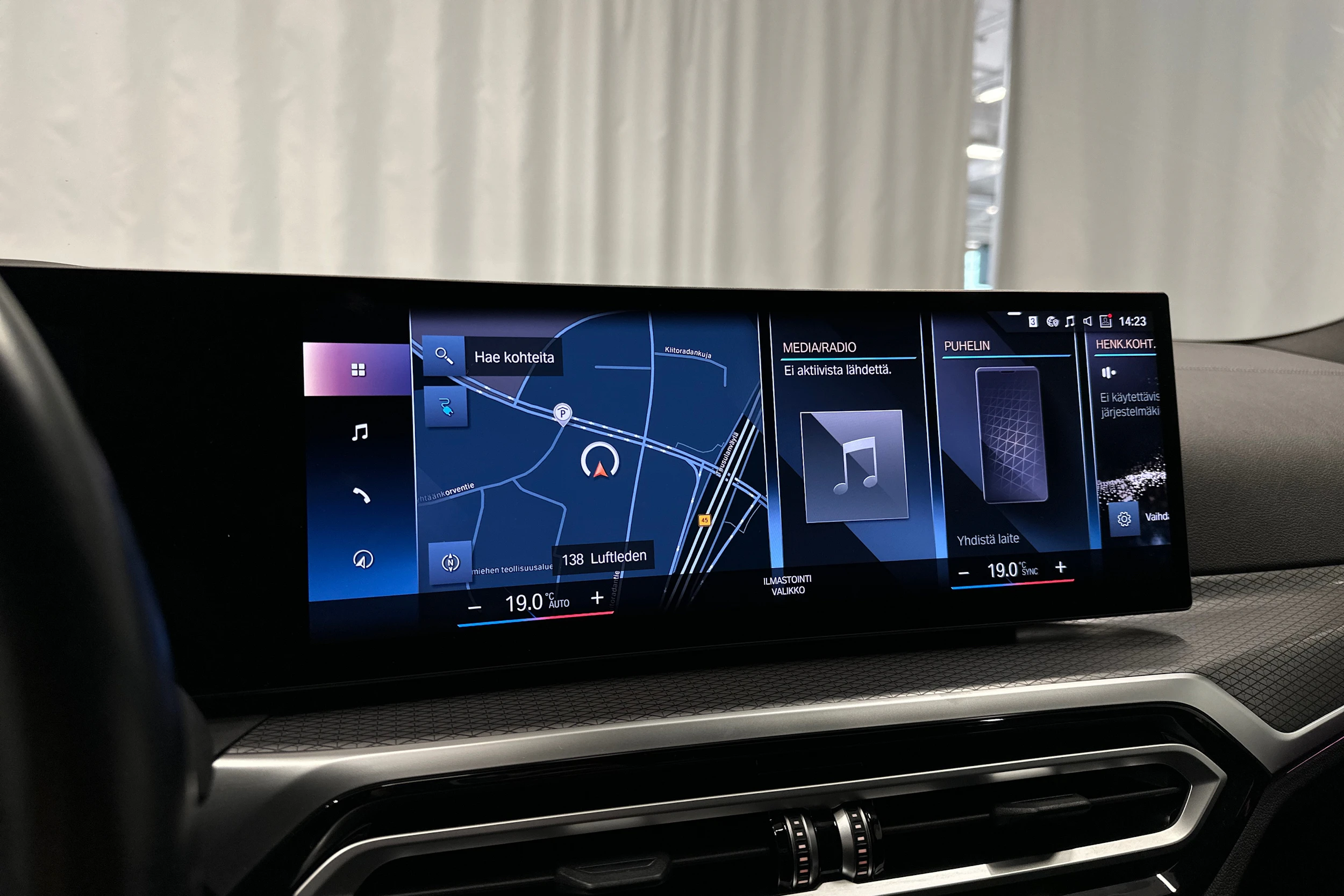 valkoinen BMW i4 M50 2023 kuva 20.