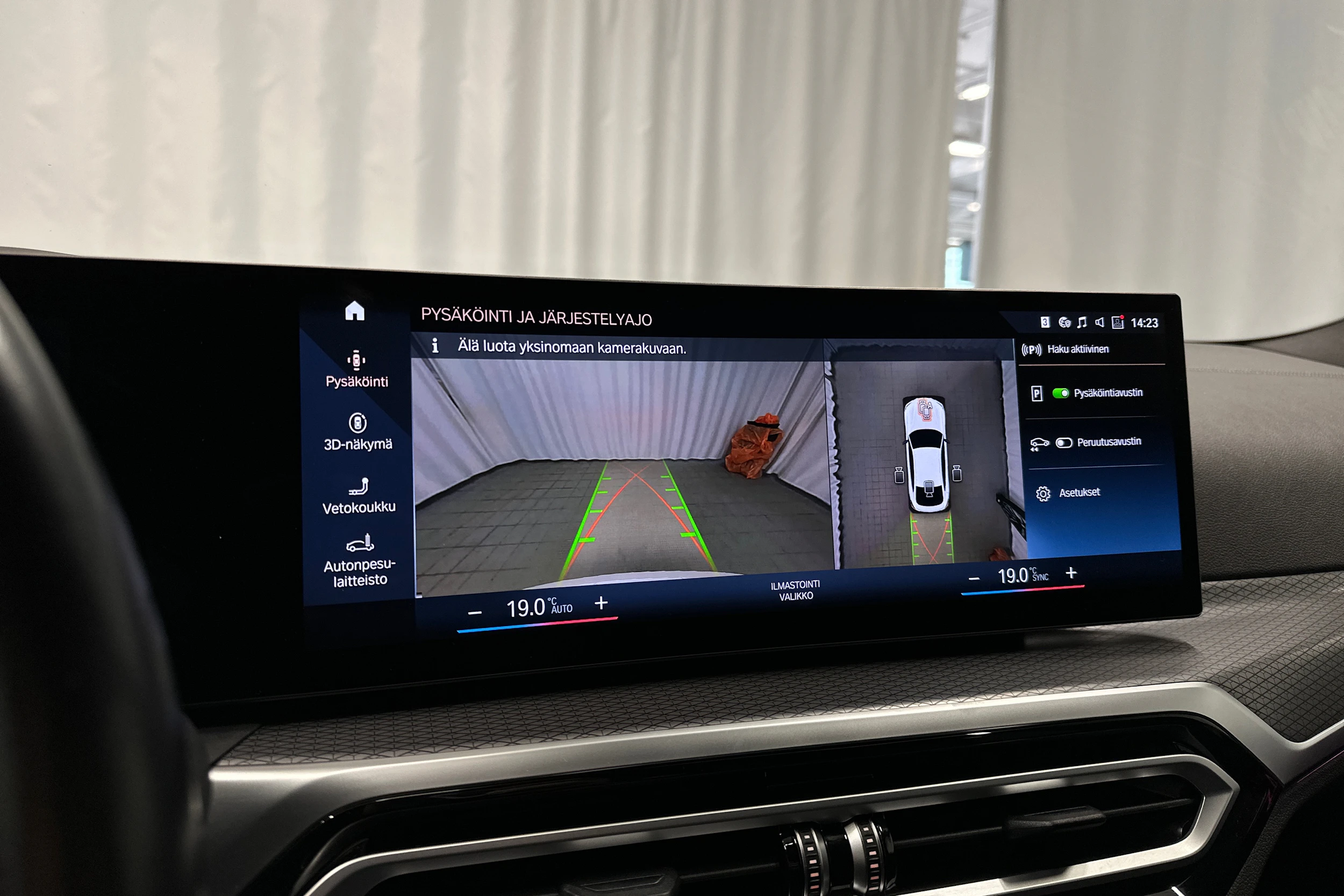 valkoinen BMW i4 M50 2023 kuva 21.