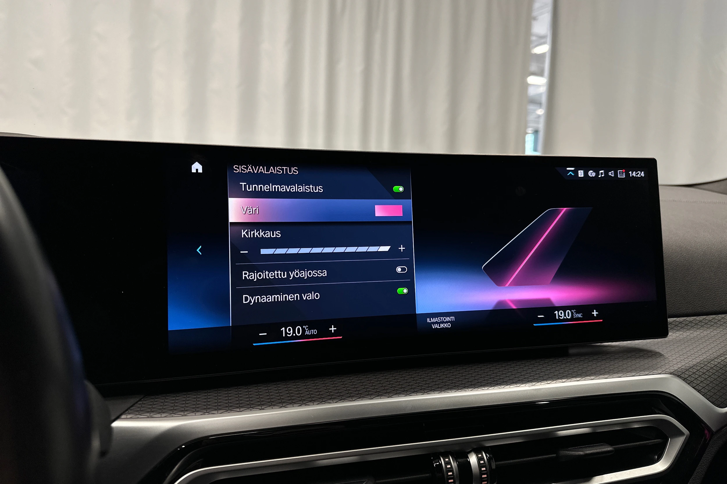 valkoinen BMW i4 M50 2023 kuva 24.