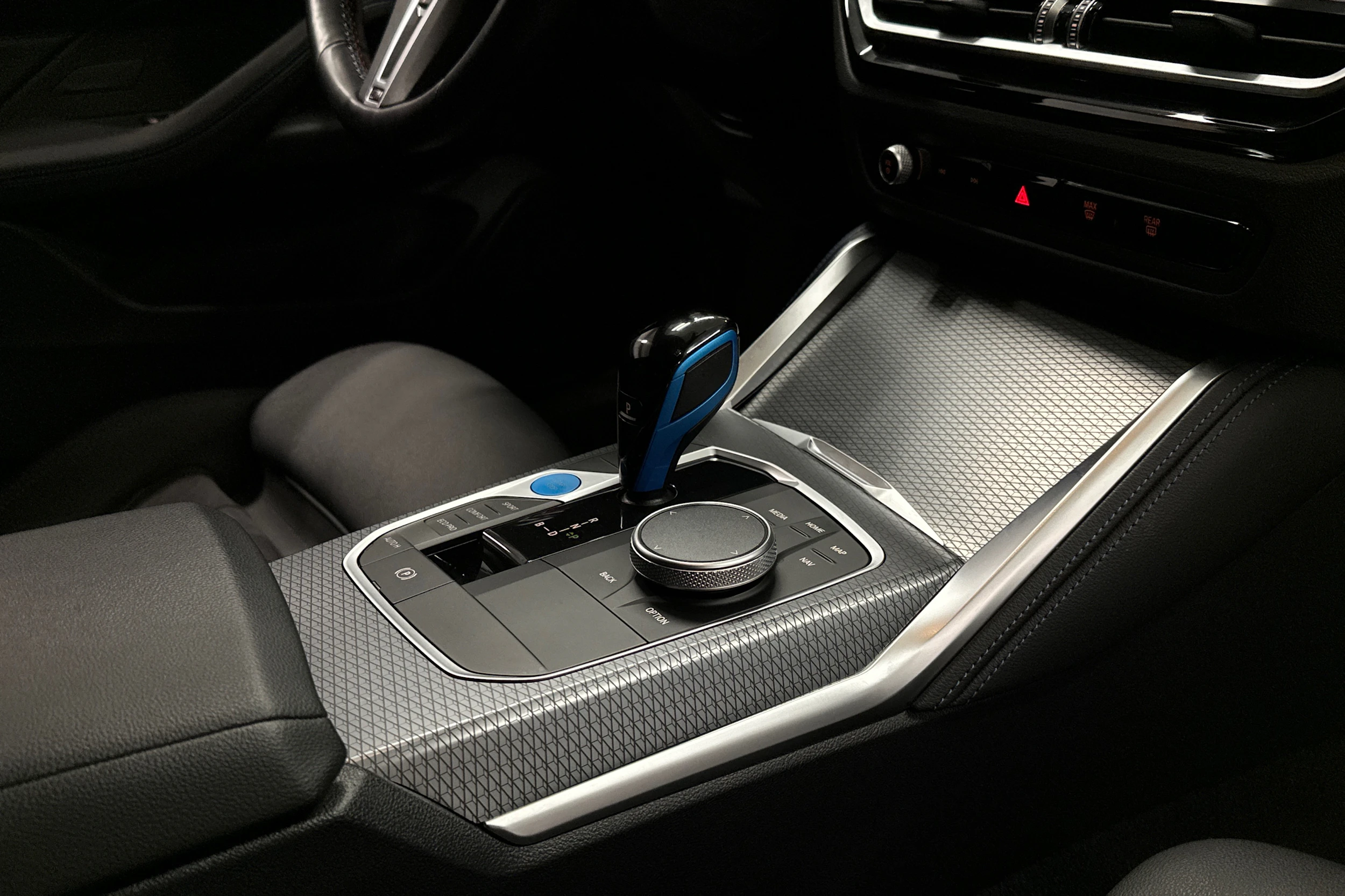 valkoinen BMW i4 M50 2023 kuva 27.