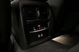 valkoinen BMW i4 M50 2023 kuva 29.