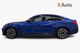 sininen BMW i4 M50 2023 kuva 6.