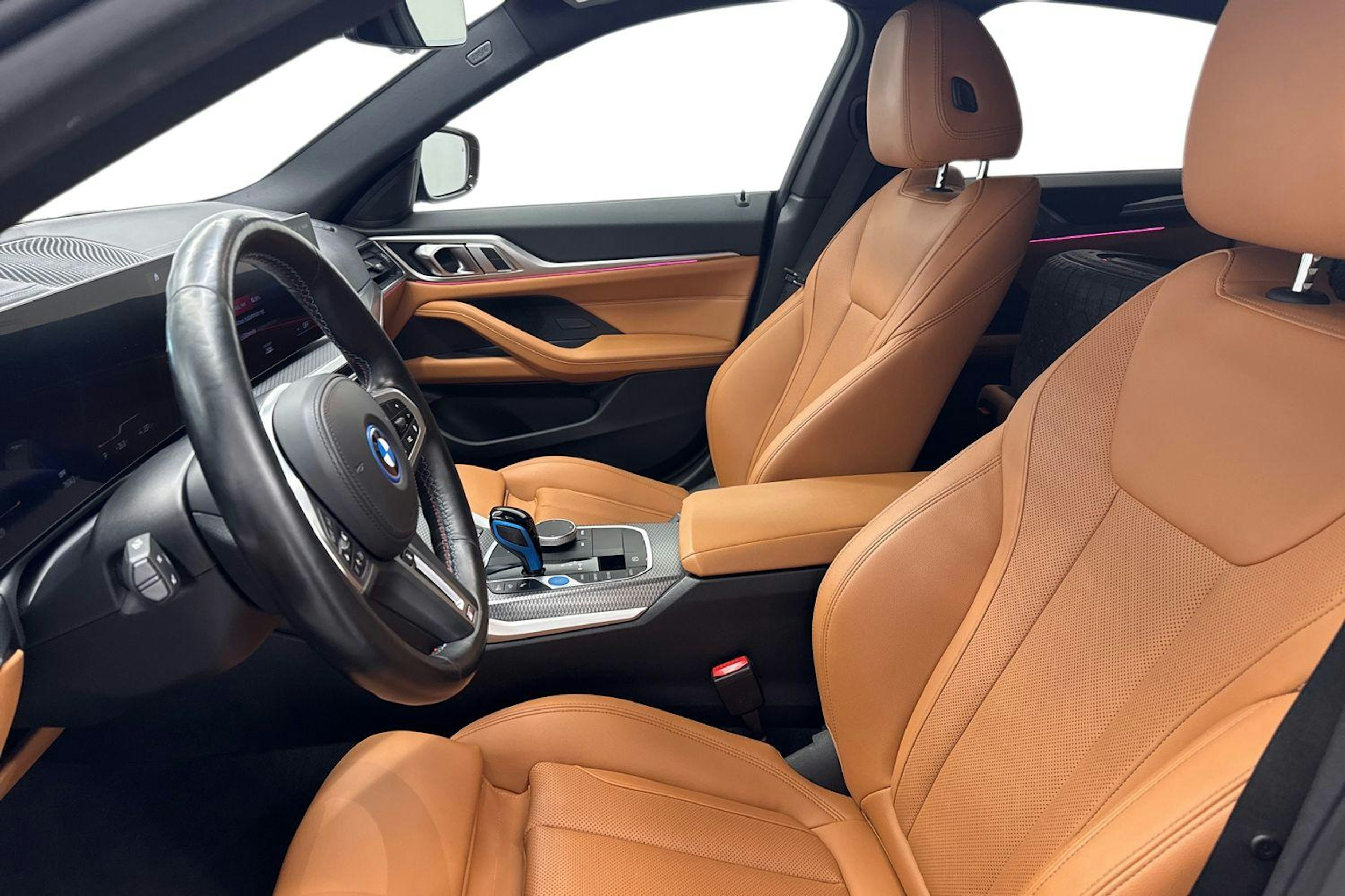 sininen BMW i4 M50 2023 kuva 11.