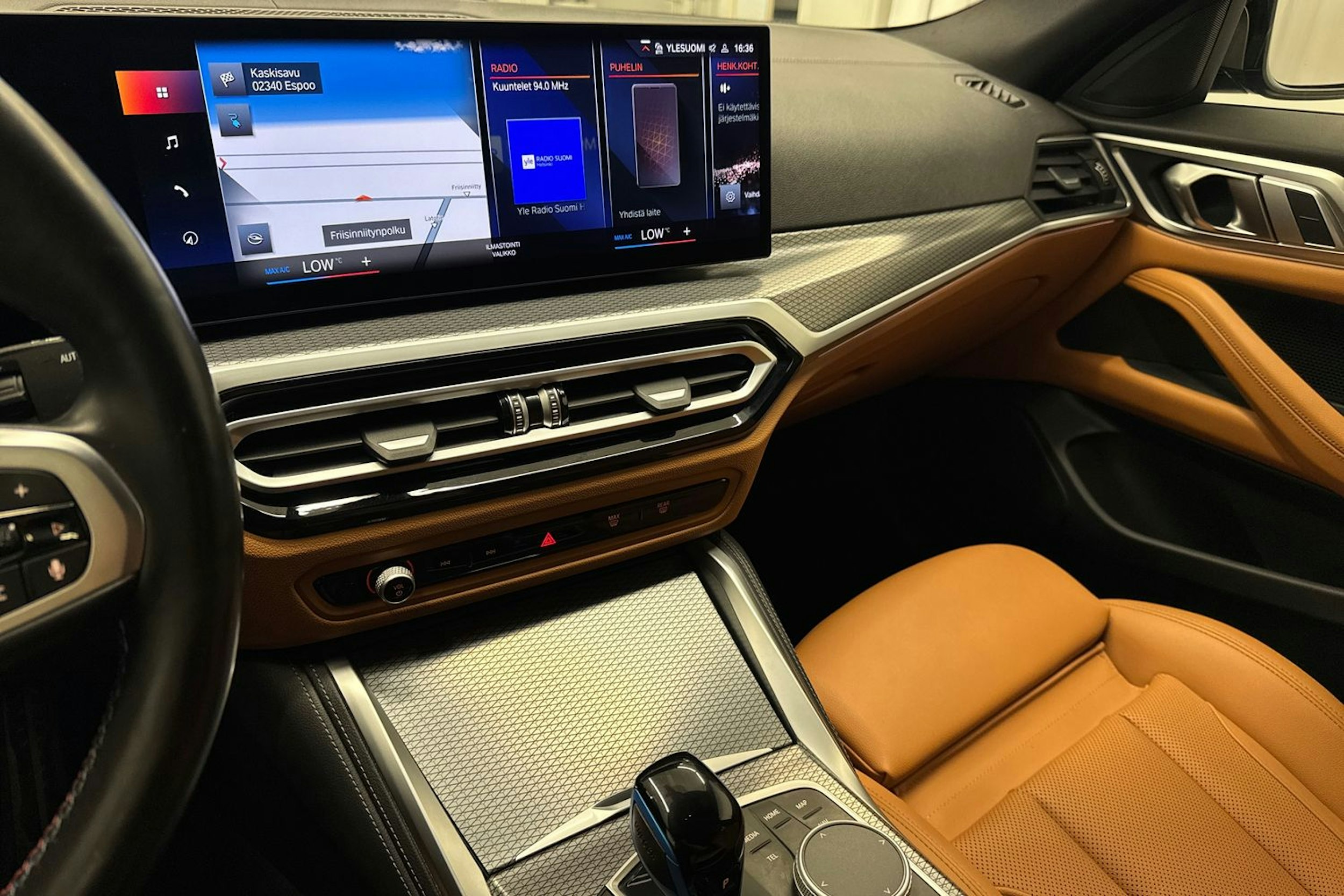 sininen BMW i4 M50 2023 kuva 21.