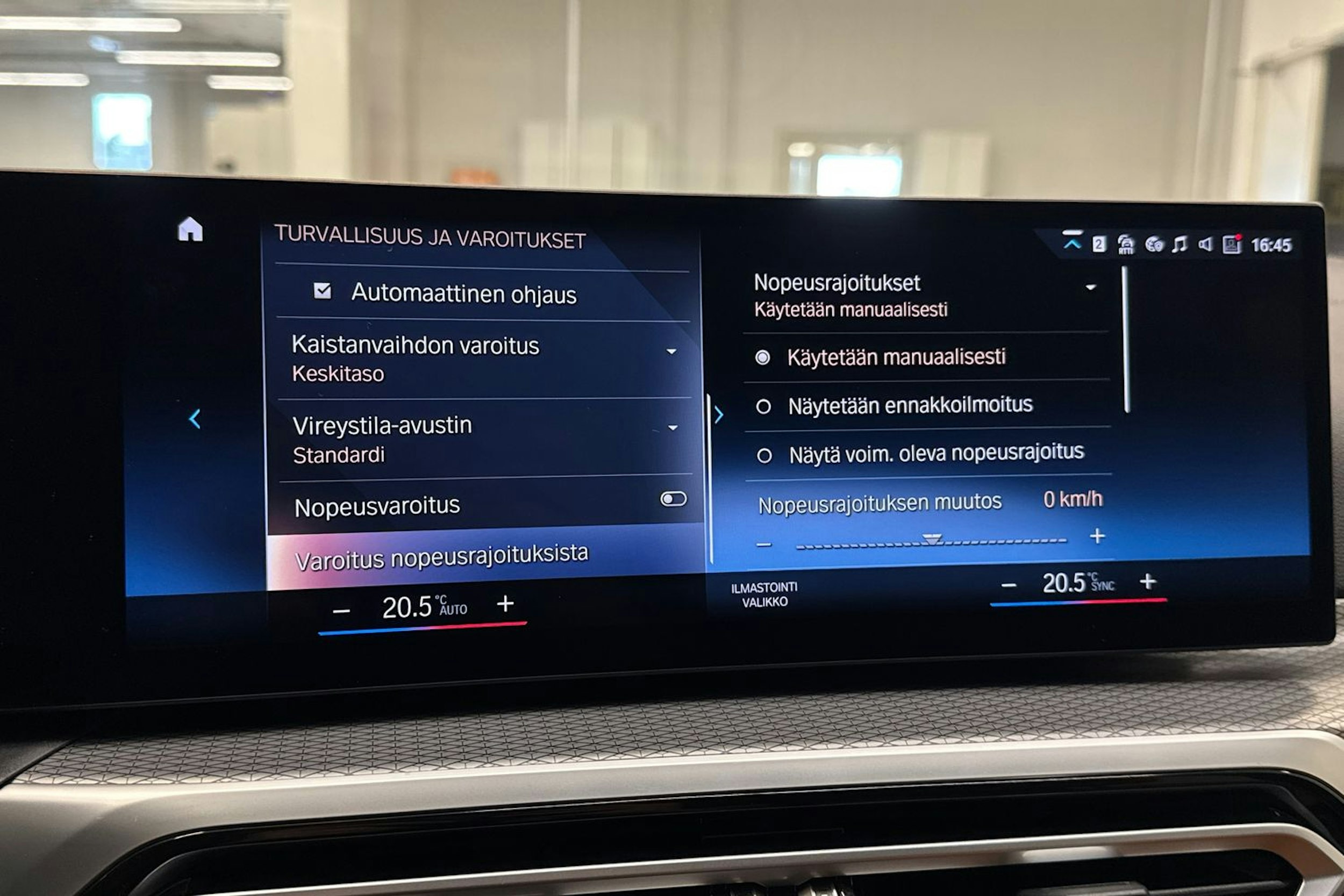 sininen BMW i4 M50 2023 kuva 34.