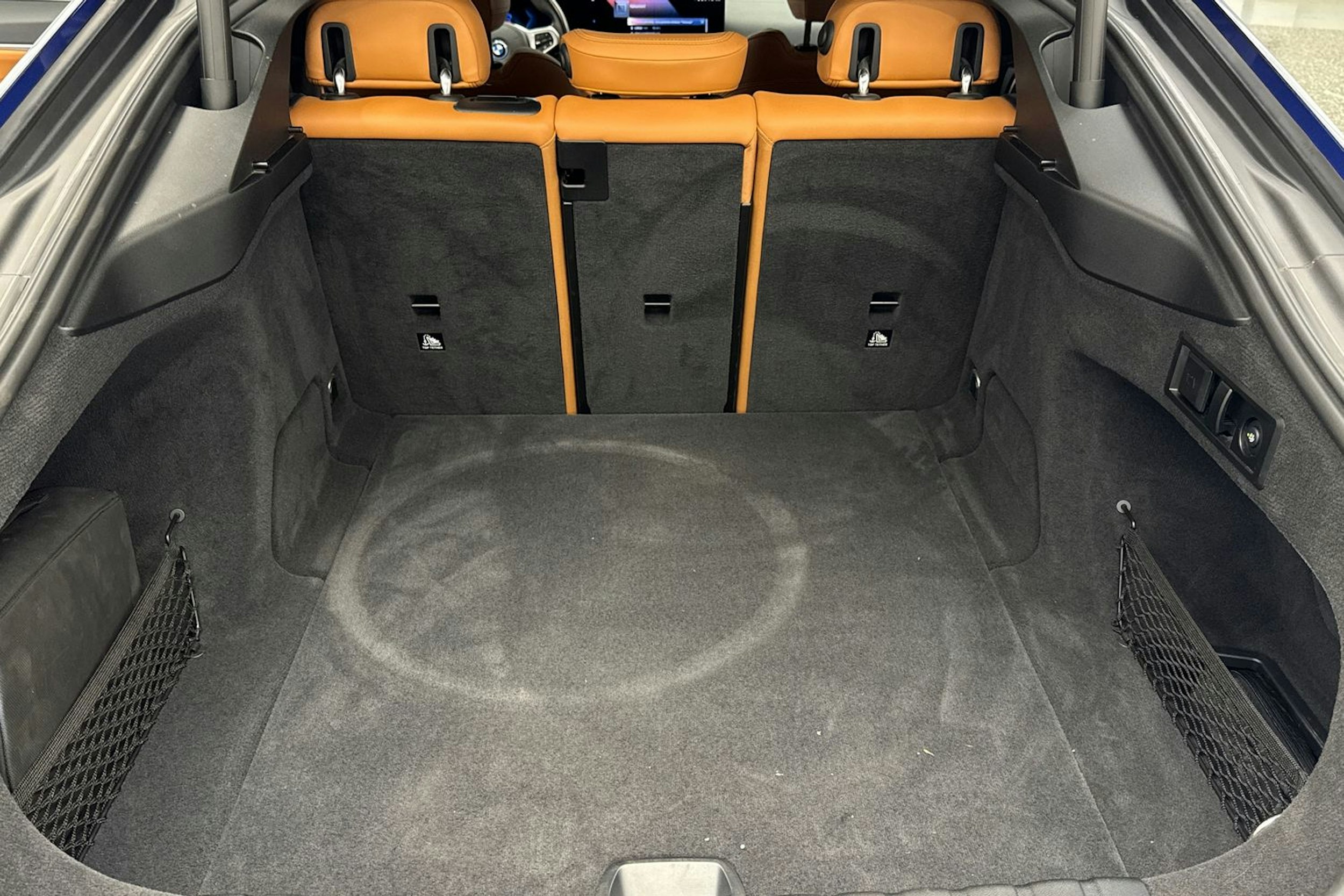 sininen BMW i4 M50 2023 kuva 37.