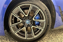 sininen BMW i4 M50 2023 kuva 41.