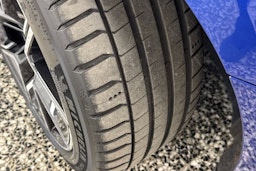 sininen BMW i4 M50 2023 kuva 42.