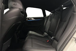 valkoinen BMW i4 M50 2023 kuva 8.