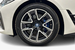 valkoinen BMW i4 M50 2023 kuva 9.