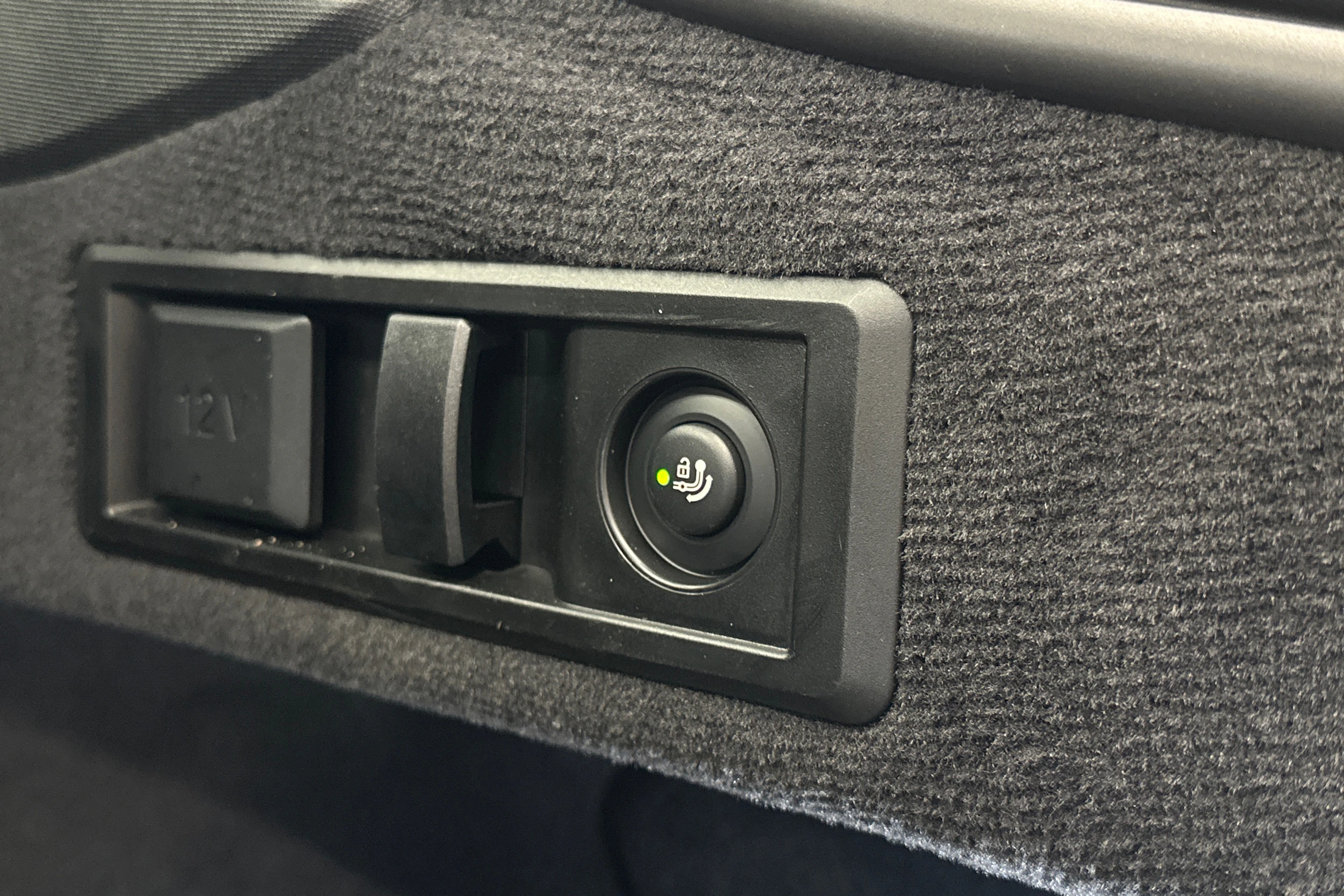 valkoinen BMW i4 M50 2023 kuva 13.