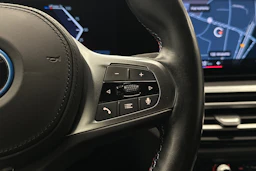 valkoinen BMW i4 M50 2023 kuva 18.