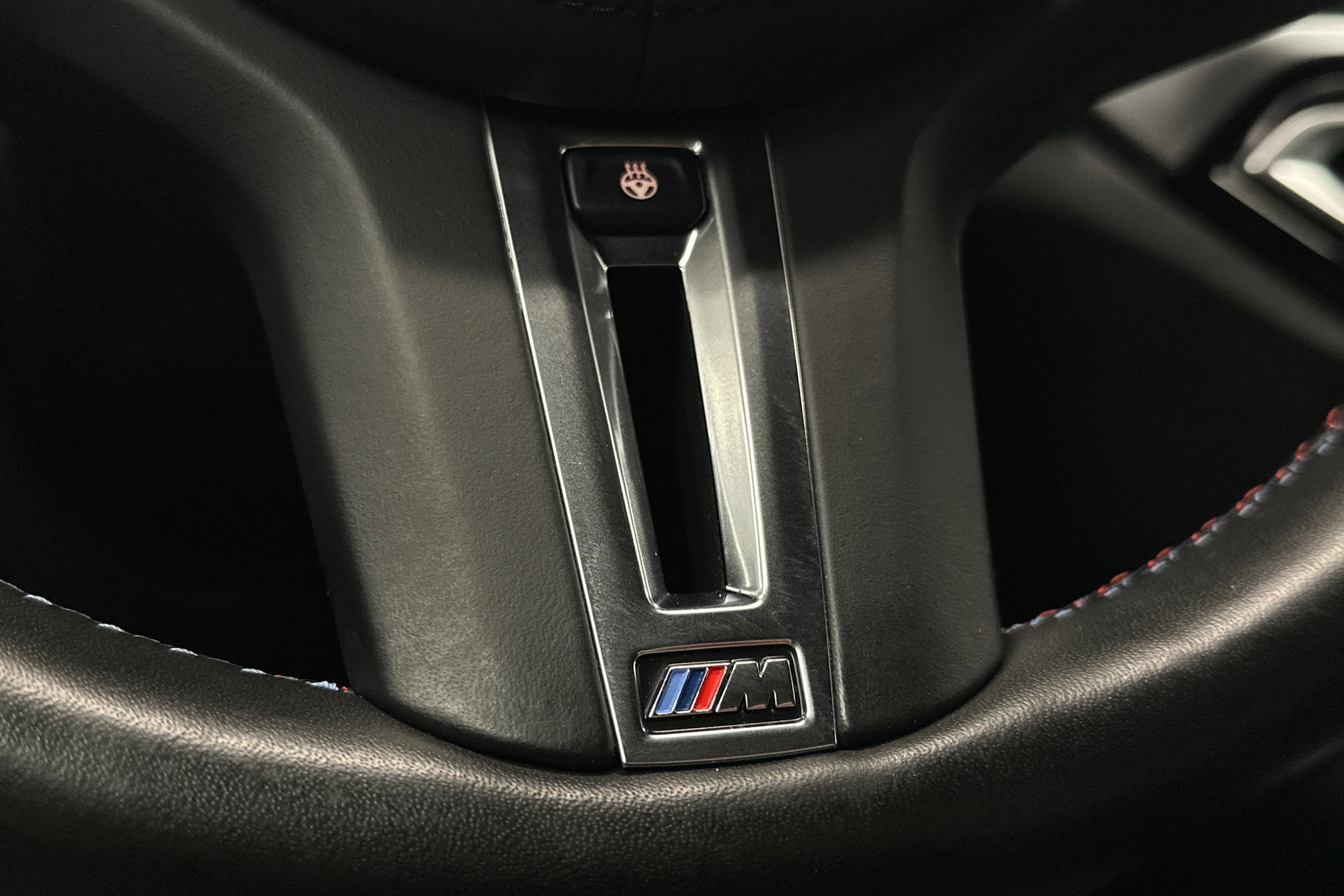 valkoinen BMW i4 M50 2023 kuva 19.