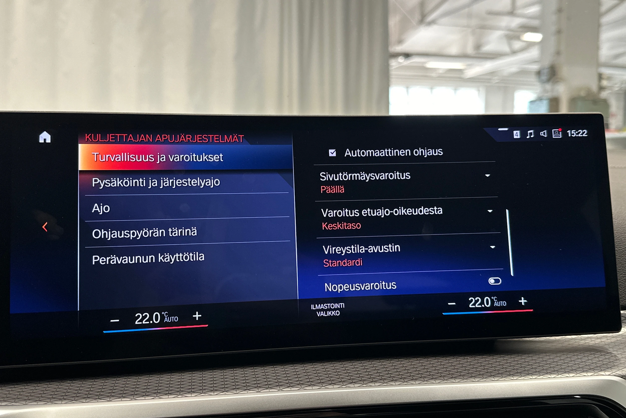 valkoinen BMW i4 M50 2023 kuva 25.