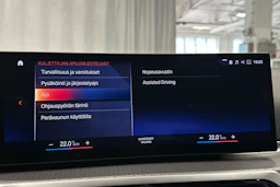 valkoinen BMW i4 M50 2023 kuva 26.