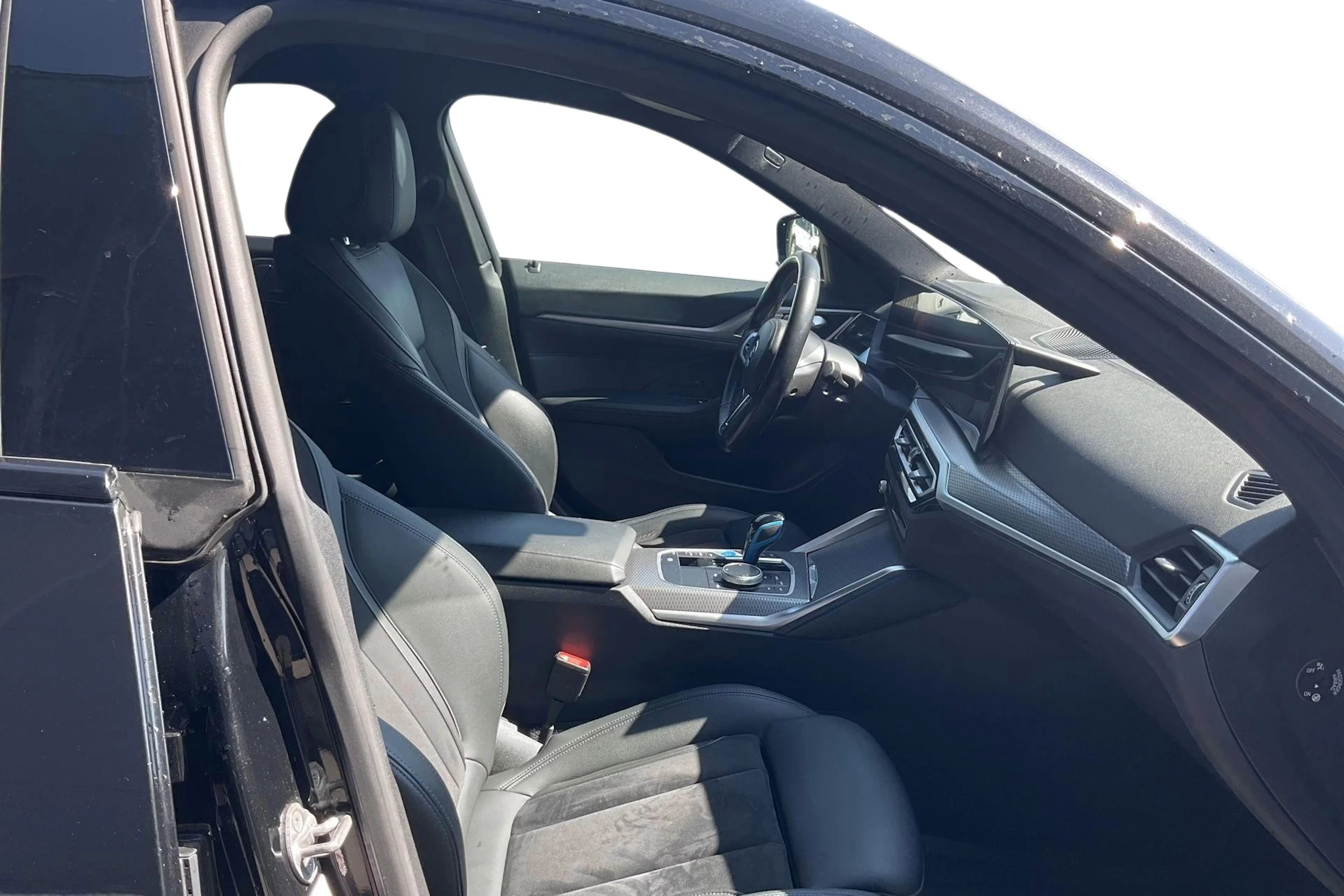 musta BMW i4 M50 2023 kuva 3.