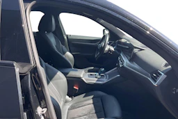 musta BMW i4 M50 2023 kuva 3.