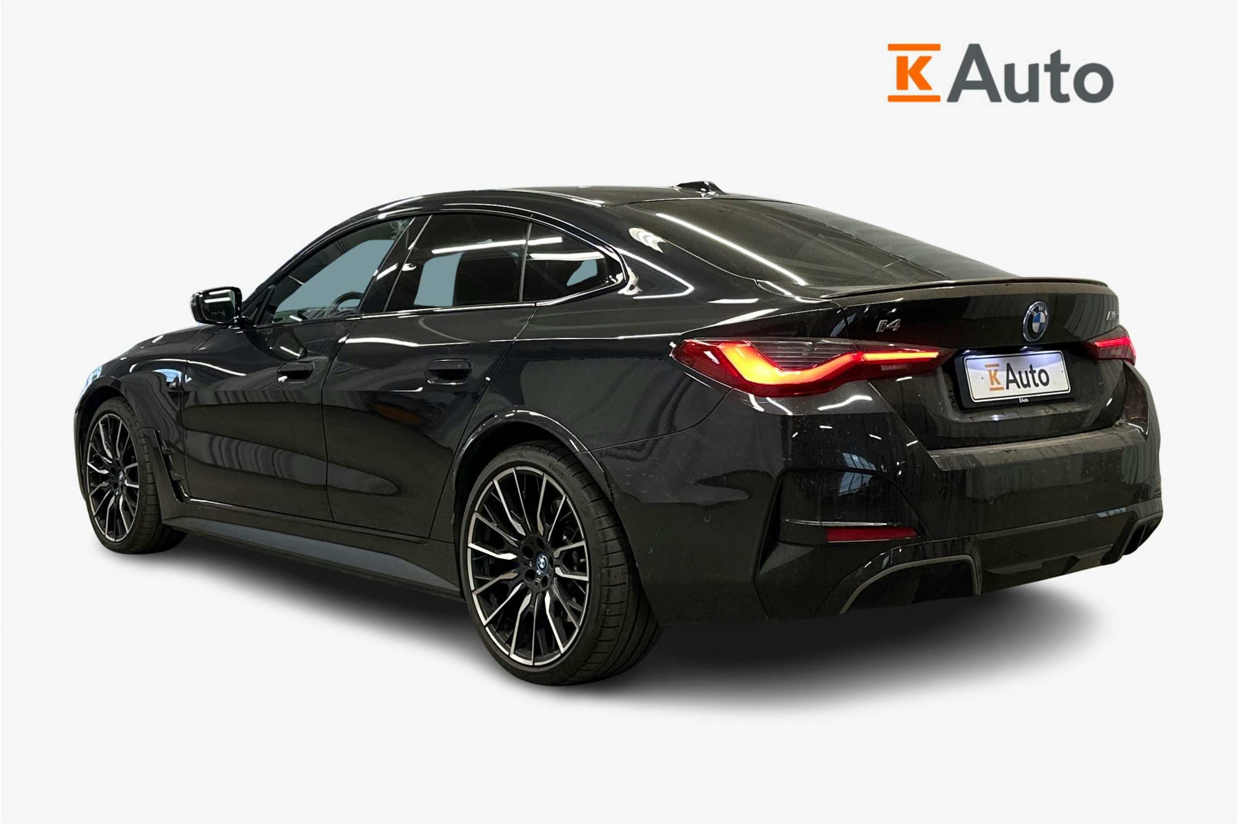 musta BMW i4 M50 2023 kuva 2.
