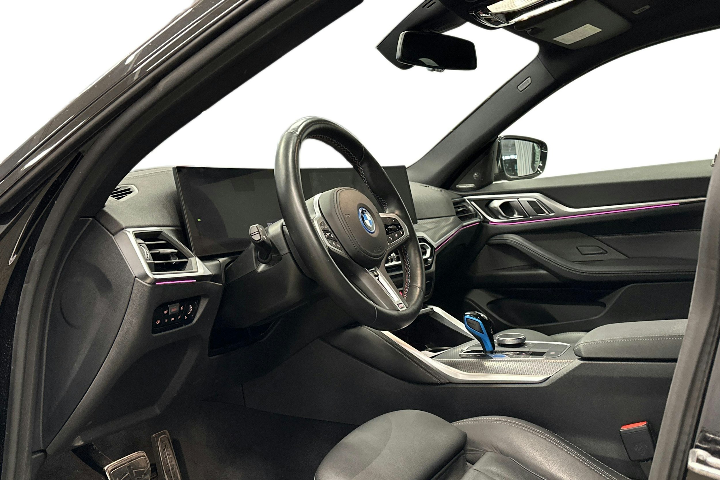 musta BMW i4 M50 2023 kuva 3.