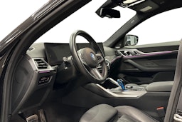 musta BMW i4 M50 2023 kuva 3.