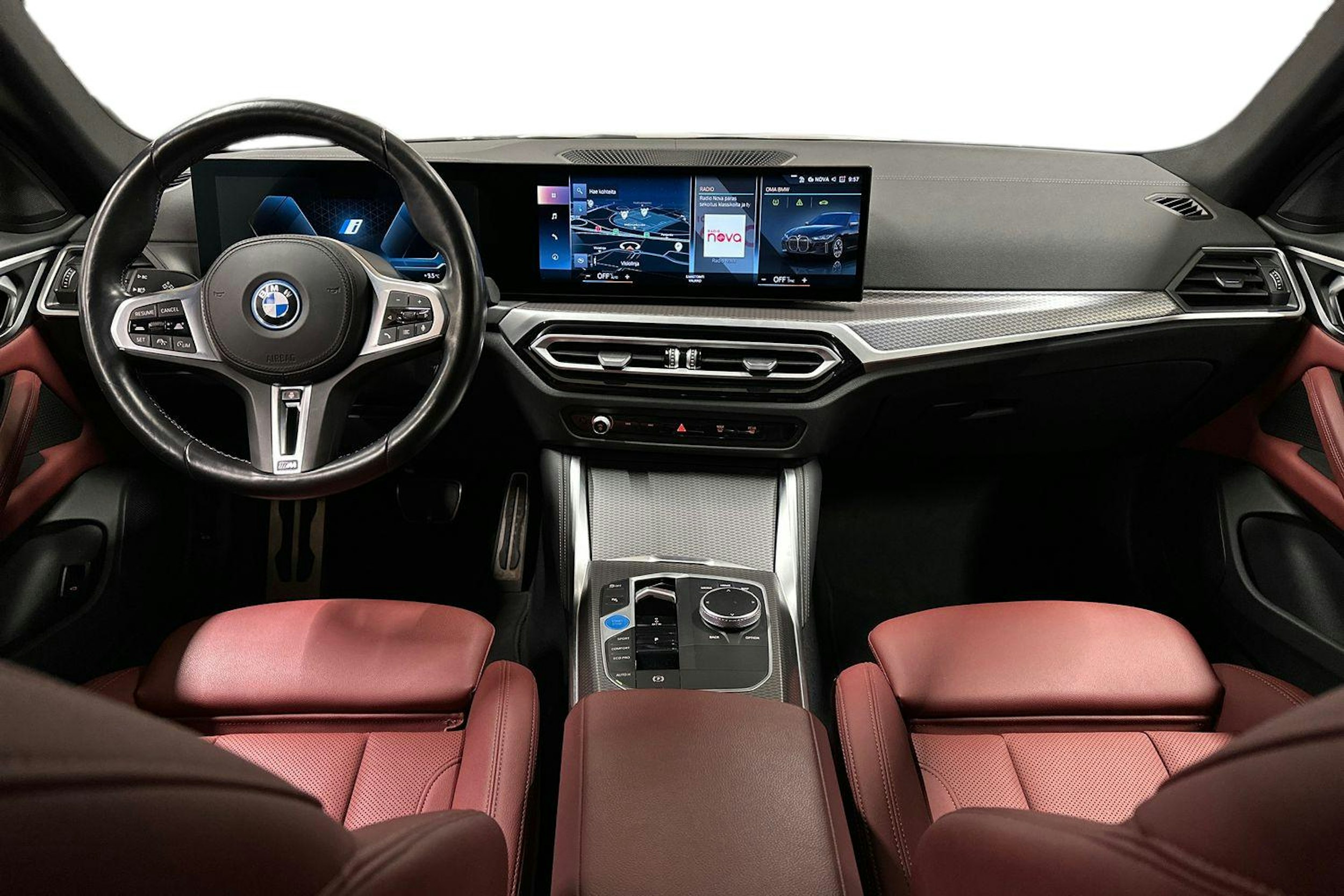 musta BMW i4 M50 2024 kuva 9.