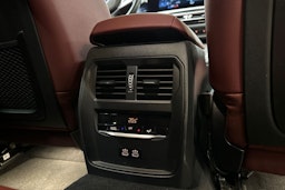 musta BMW i4 M50 2024 kuva 15.