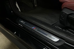 musta BMW i4 M50 2024 kuva 17.