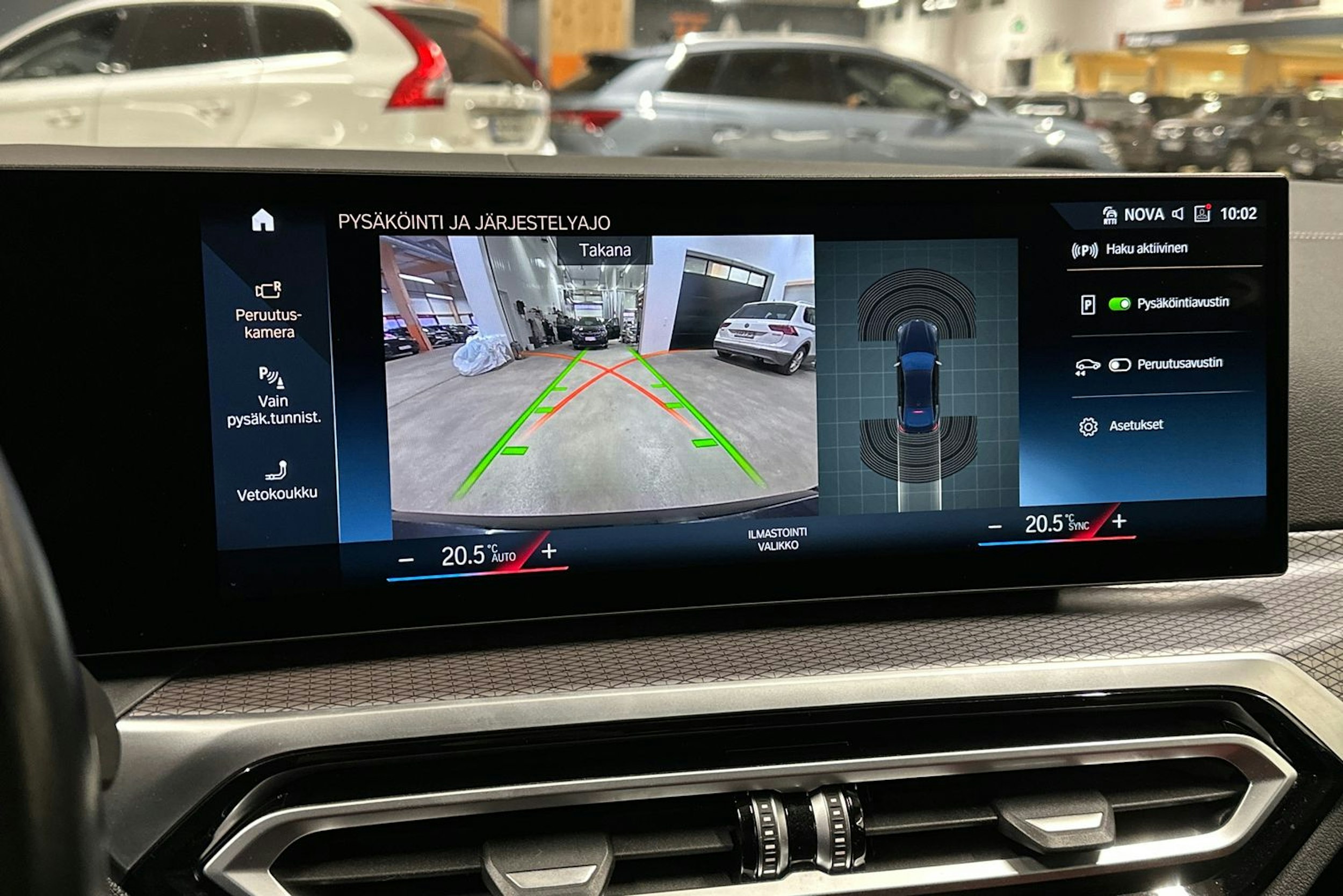 musta BMW i4 M50 2024 kuva 18.