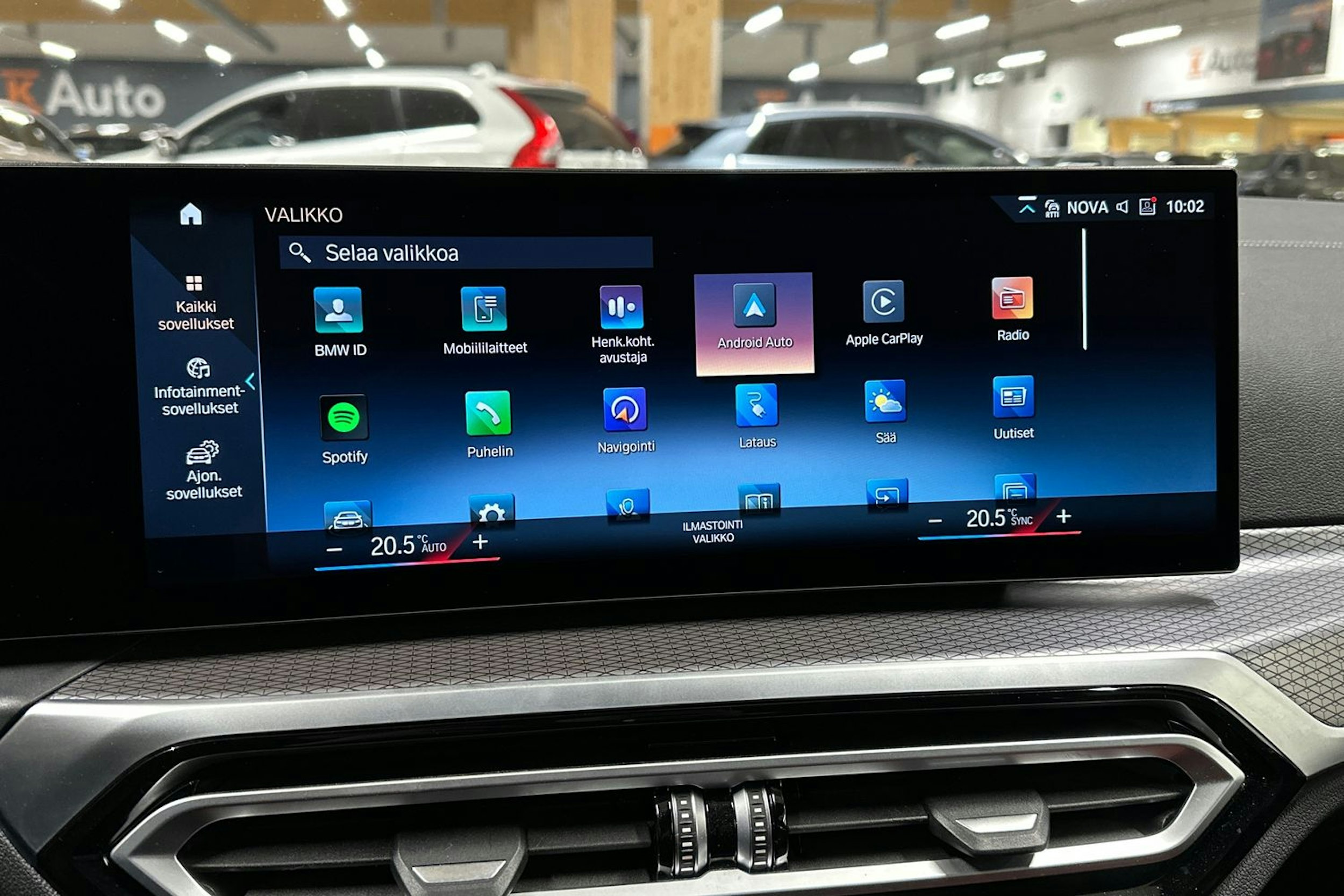 musta BMW i4 M50 2024 kuva 20.