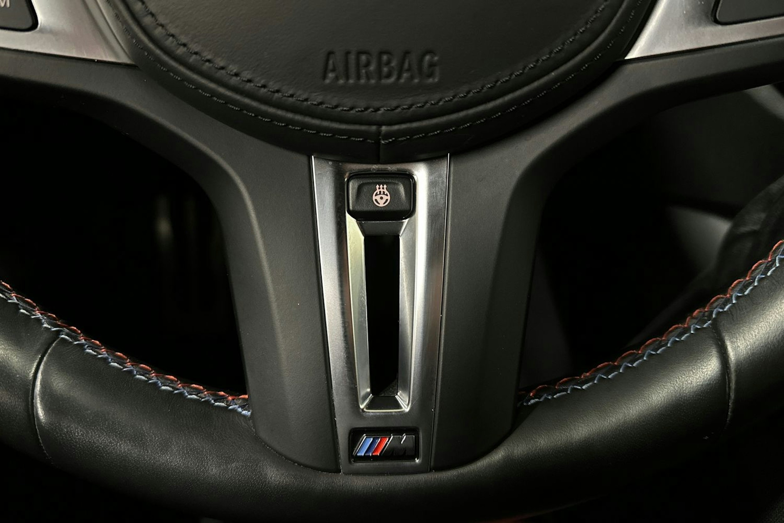 musta BMW i4 M50 2024 kuva 27.