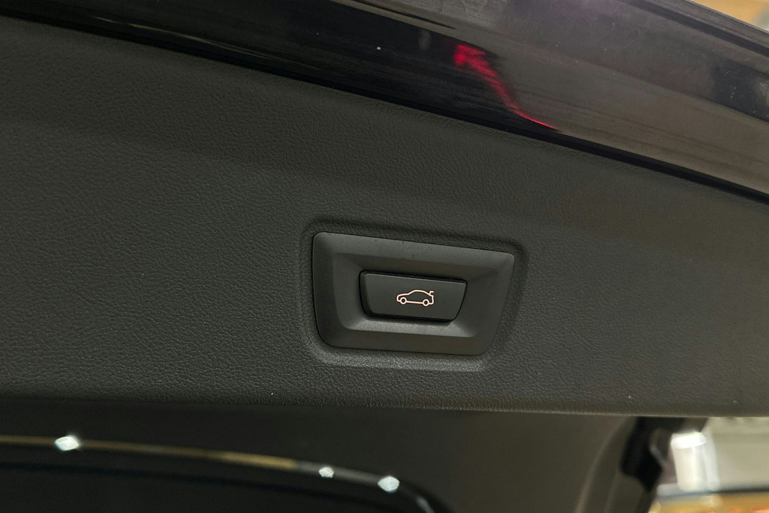 musta BMW i4 M50 2024 kuva 32.