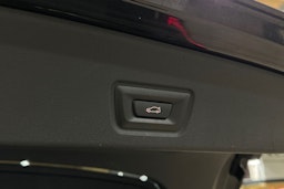 musta BMW i4 M50 2024 kuva 32.