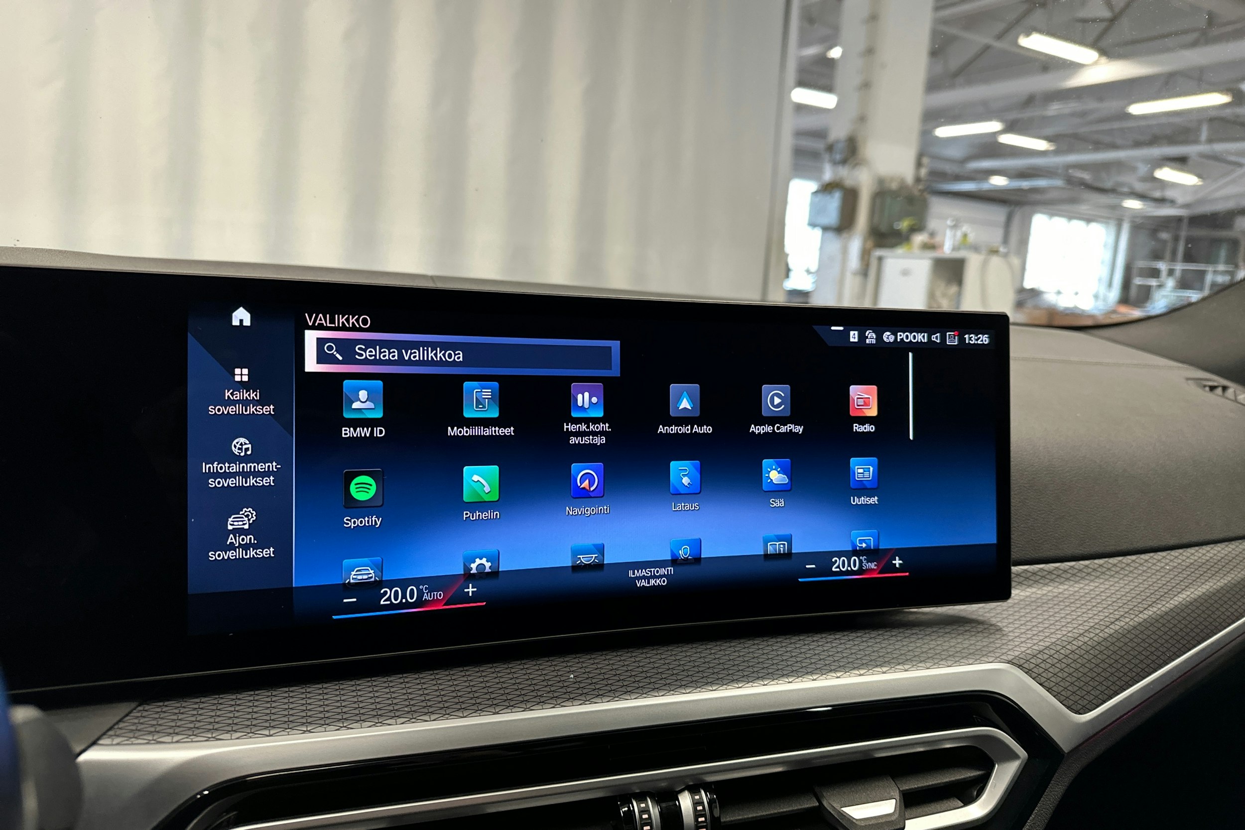 harmaa BMW i4 M50 2023 kuva 18.