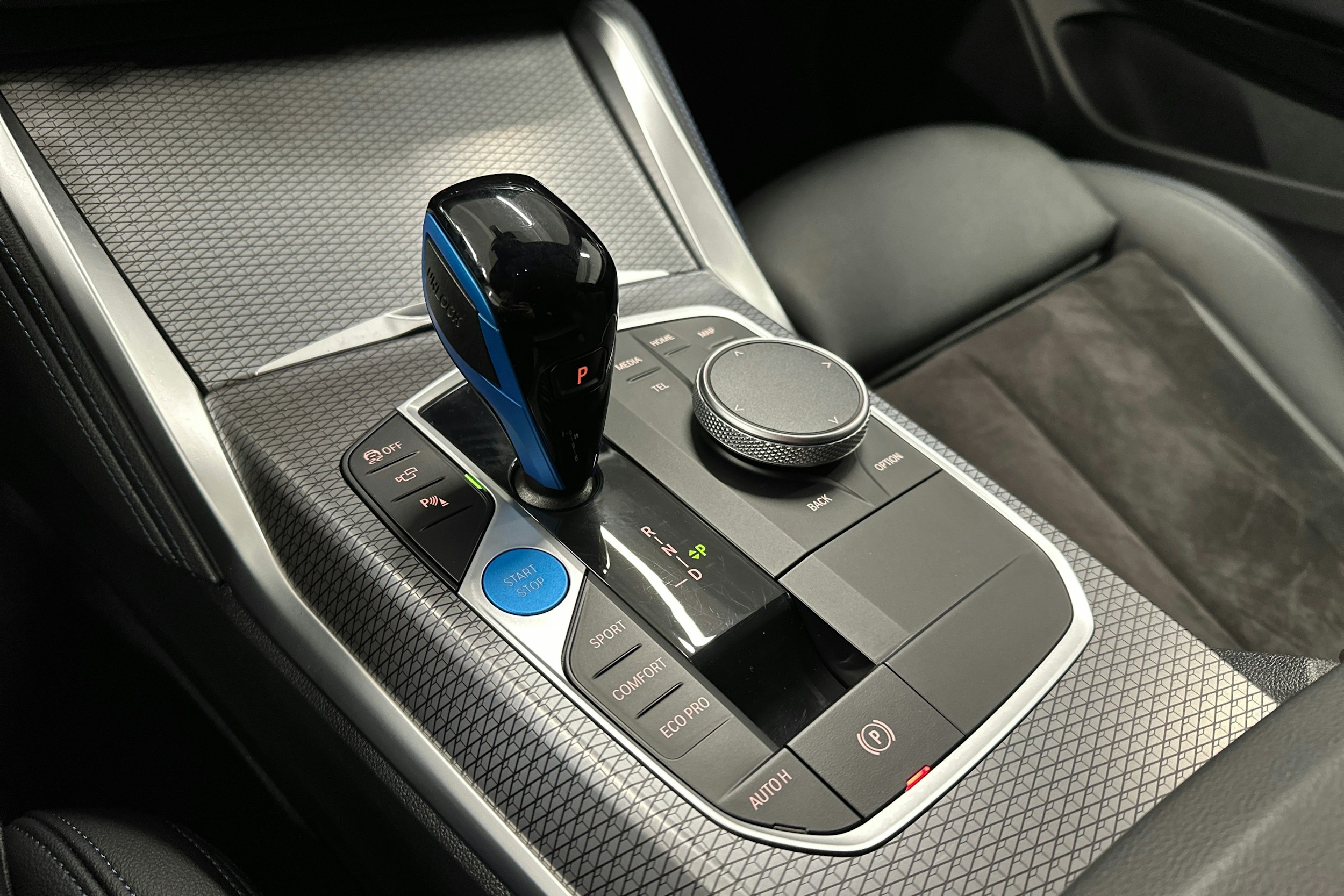 harmaa BMW i4 M50 2023 kuva 23.