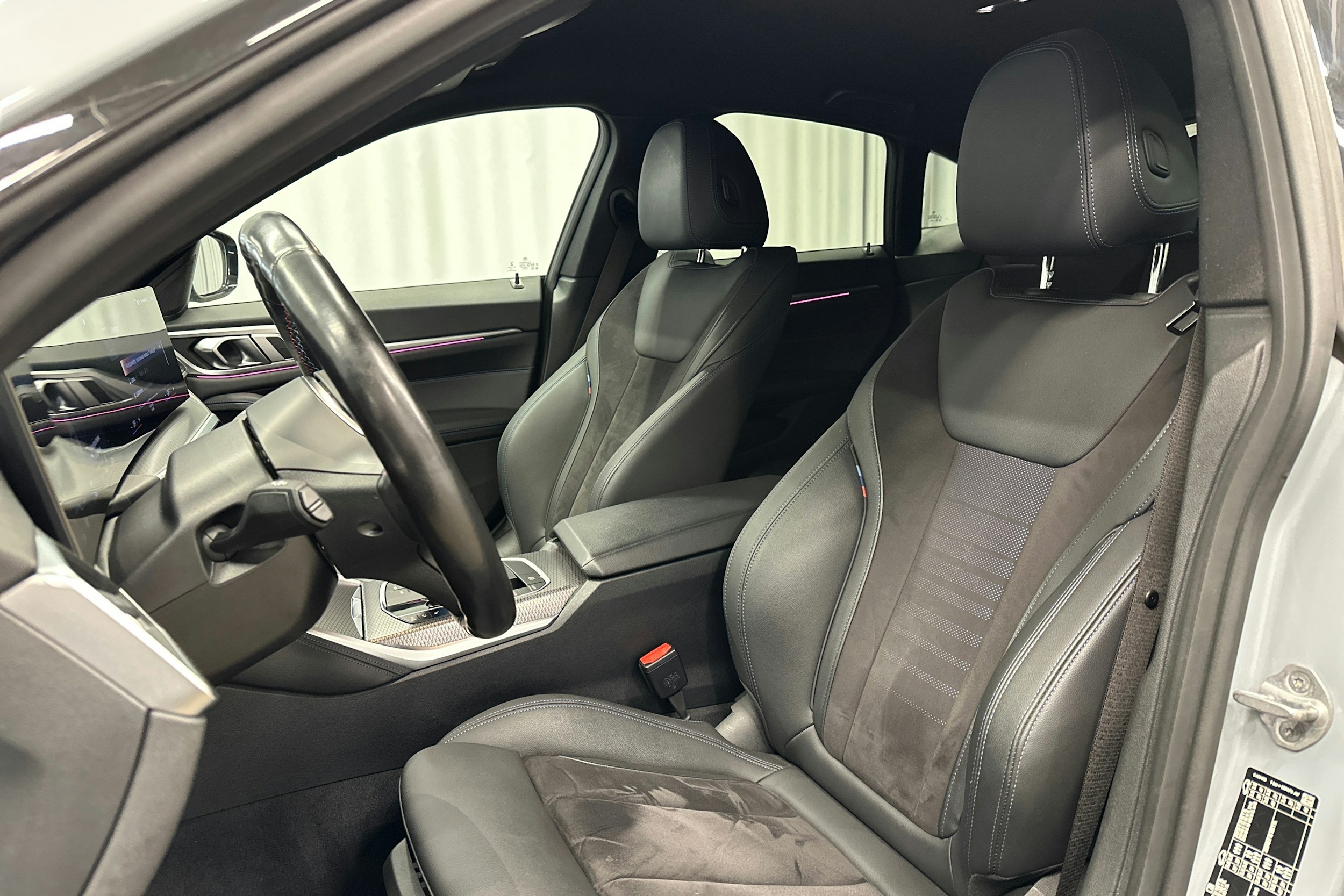 harmaa BMW i4 M50 2023 kuva 24.