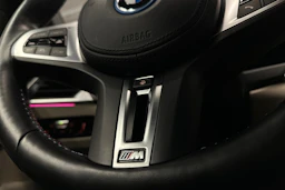 sininen BMW i4 M50 2024 kuva 17.