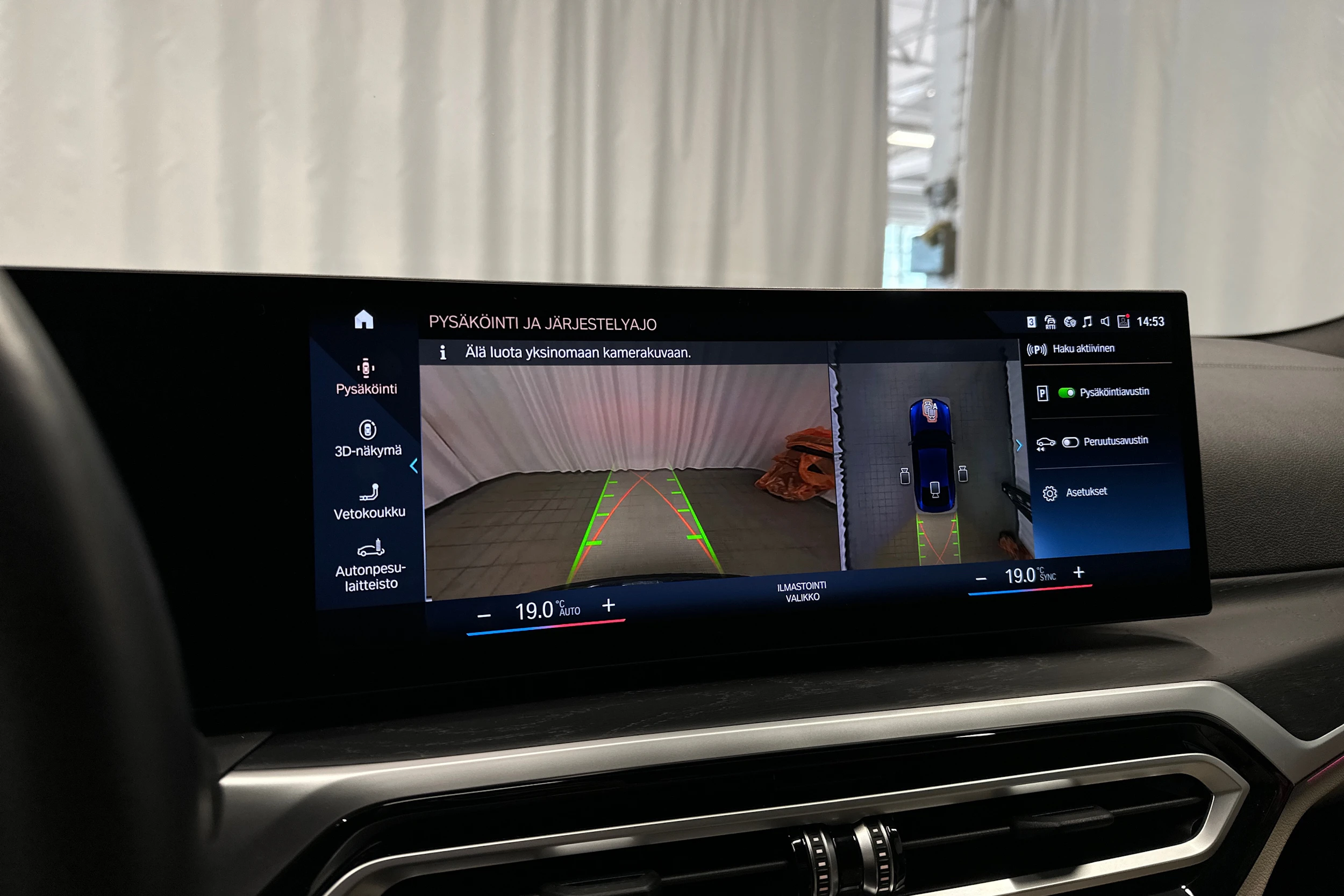 sininen BMW i4 M50 2024 kuva 20.