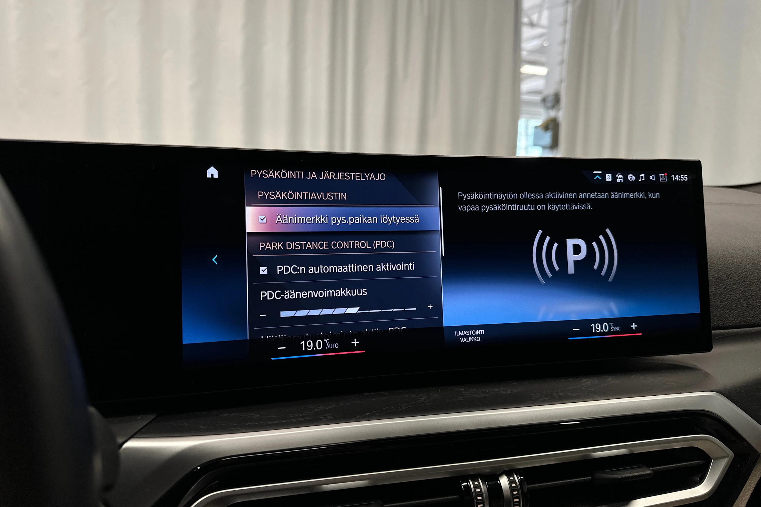 sininen BMW i4 M50 2024 kuva 26.