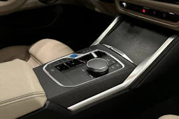 sininen BMW i4 M50 2024 kuva 27.
