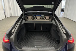 sininen BMW i4 M50 2024 kuva 32.