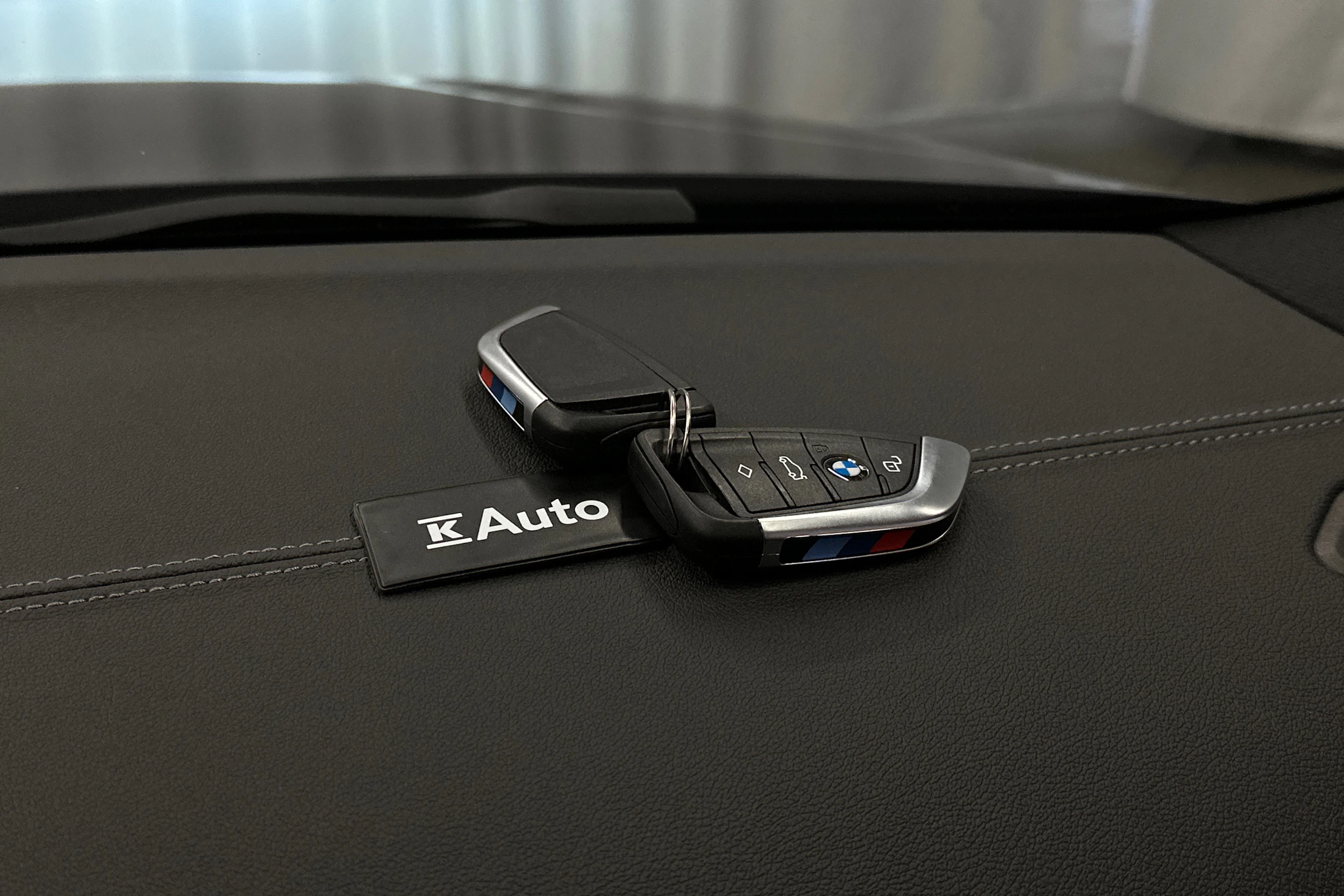 sininen BMW i4 M50 2024 kuva 35.