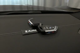 sininen BMW i4 M50 2024 kuva 35.