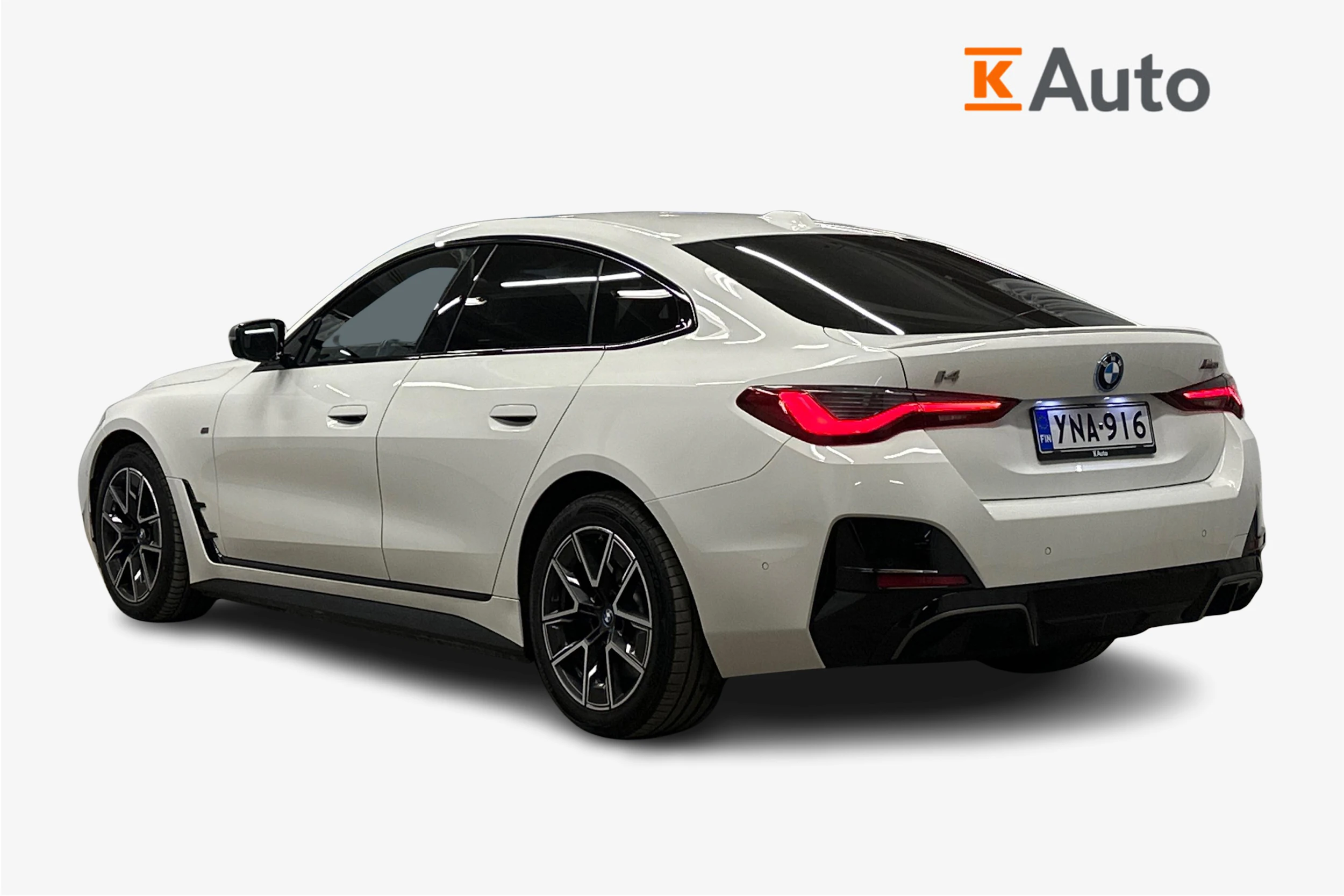 valkoinen BMW i4 M50 2023 kuva 2.